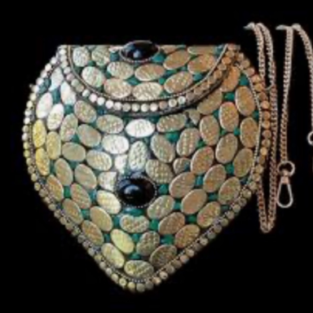 RAMLA HANDCRAFTED EMERALD GREEN/DARK TEAL GOLD HEART SHAPED CROSSBODY BAG
